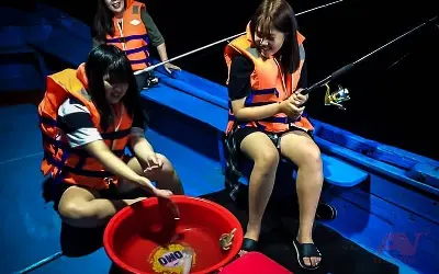 Trải nghiệm câu mực đêm tại Nha Trang (ảnh 2)