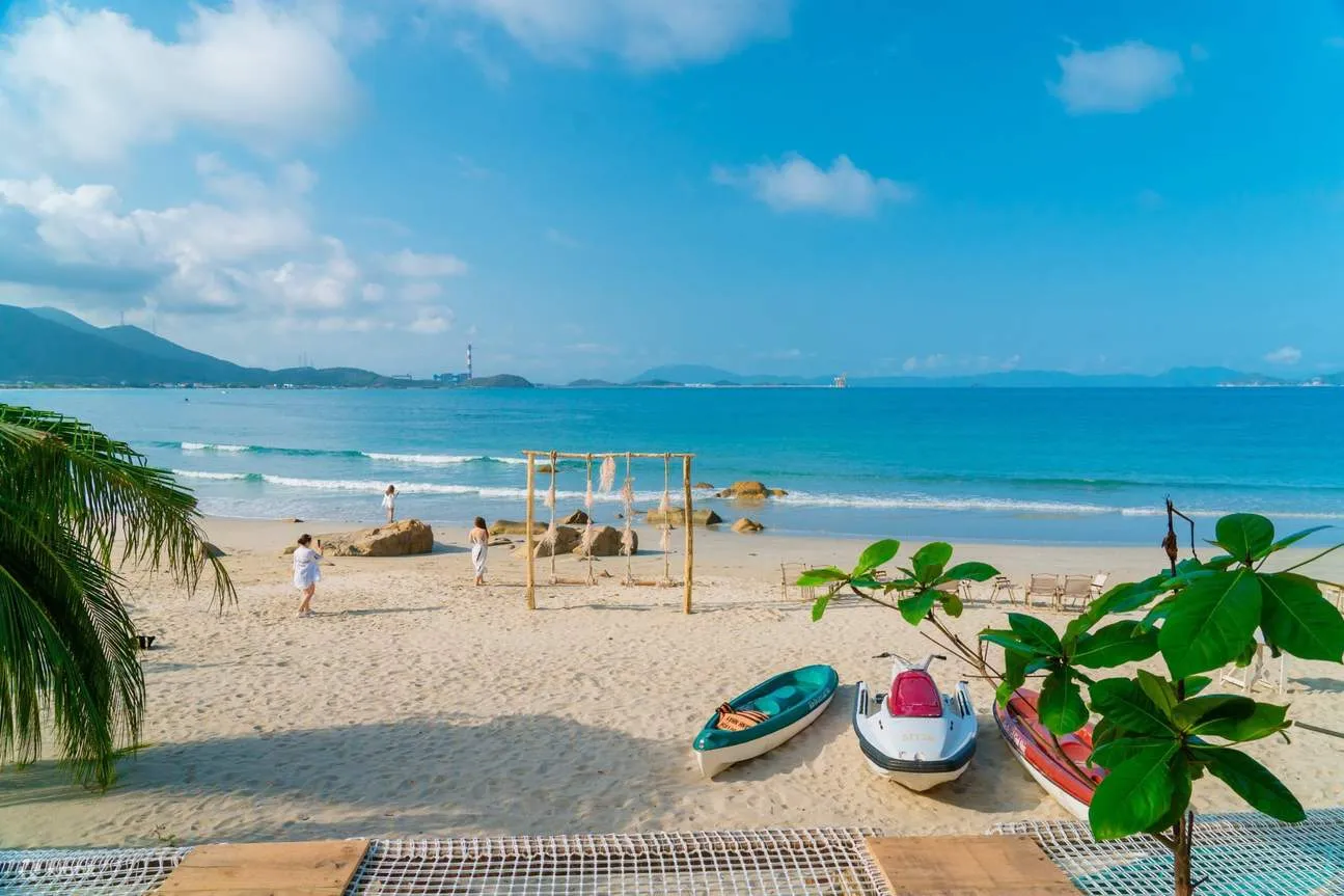 Cano cao tốc đưa khách ra Gành Nhảy, Vịnh Ninh Vân, Nha Trang