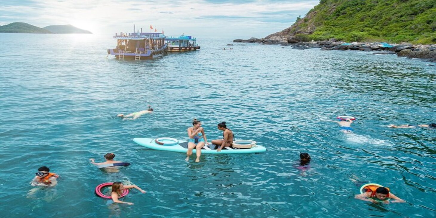 THAM QUAN ĐẢO NHA TRANG – TIỆC BAR NỔI TRÊN BIỂN (ảnh 2)