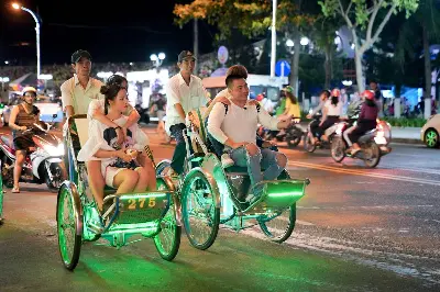 TOUR THAM QUAN THÀNH PHỐ BẰNG XE XÍCH LÔ NHA TRANG