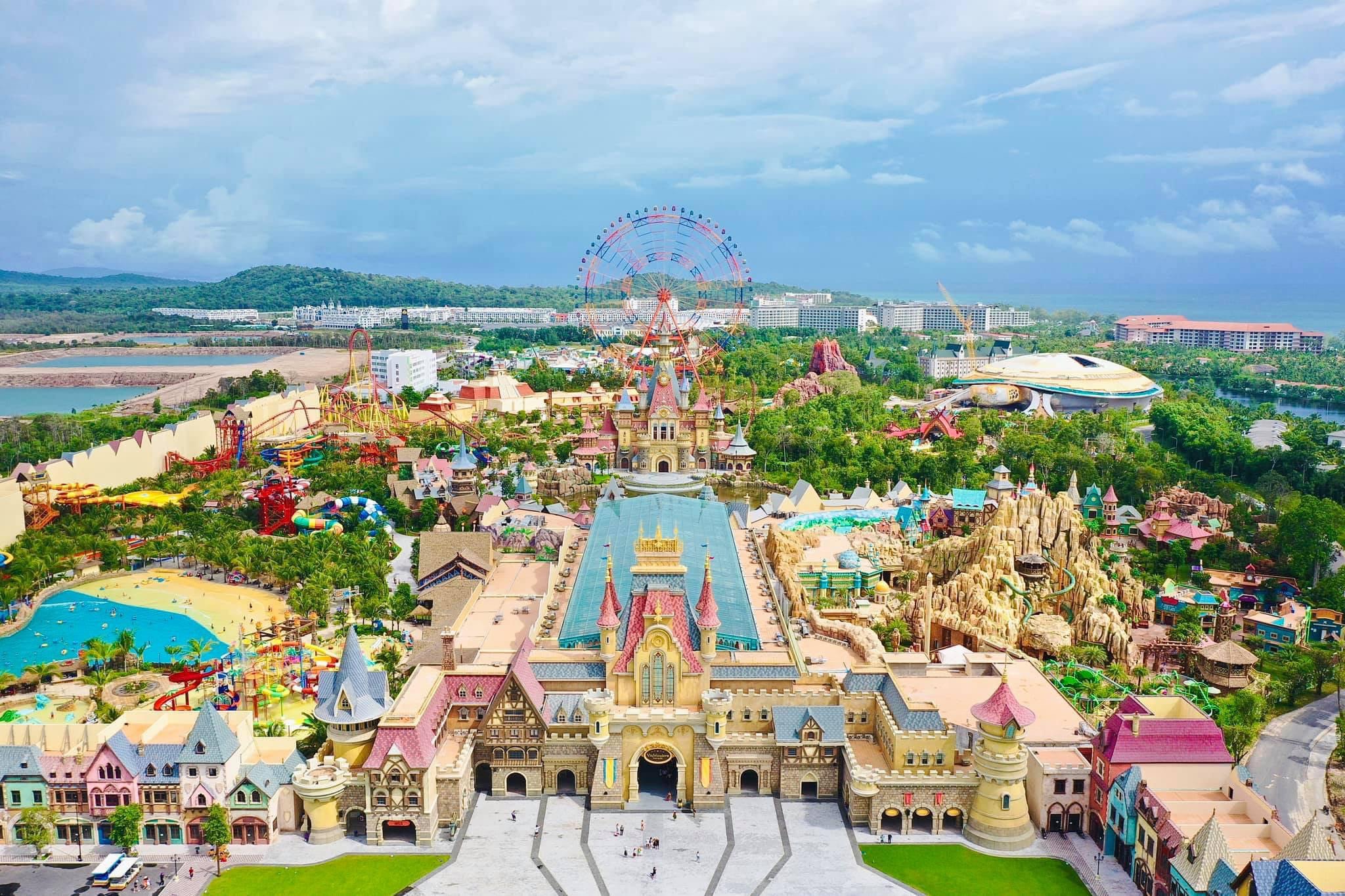 Tour VinWonders Phú Quốc & Grand World 1 ngày