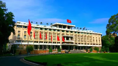TOUR HỒ CHÍ MINH - DINH ĐỘC LẬP - MIẾU BÀ THIÊN HẬU - CHỢ LỚN - MỸ THO