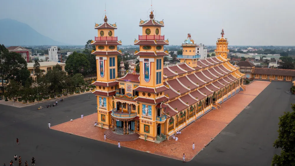 TOUR HỒ CHÍ MINH - TÂY NINH (NÚI BÀ ĐEN - TƯỢNG PHẬT DI LẶC -  TÒA THÁNH CAO ĐÀI  - CHÙA GÒ KÉN) (ảnh 3)