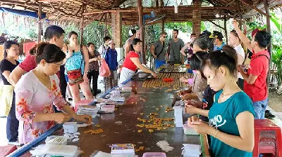TOUR HỒ CHÍ MINH - MỸ THO (BẾN TRE - VƯỜN BƯỞI DA XANH) (ảnh 3)