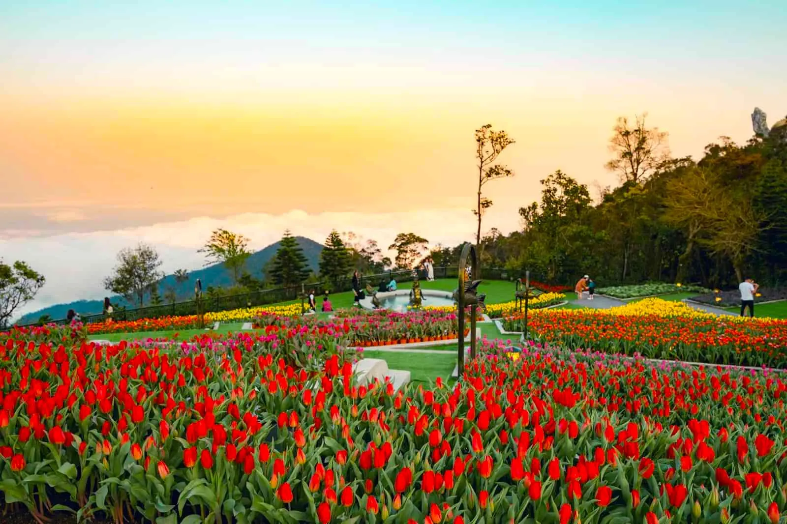 VI VU BÀ NÀ HILLS - KHÁM PHÁ CẦU VÀNG (ảnh 3)