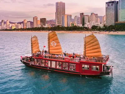 Tour Du Thuyền Emperor Cruises