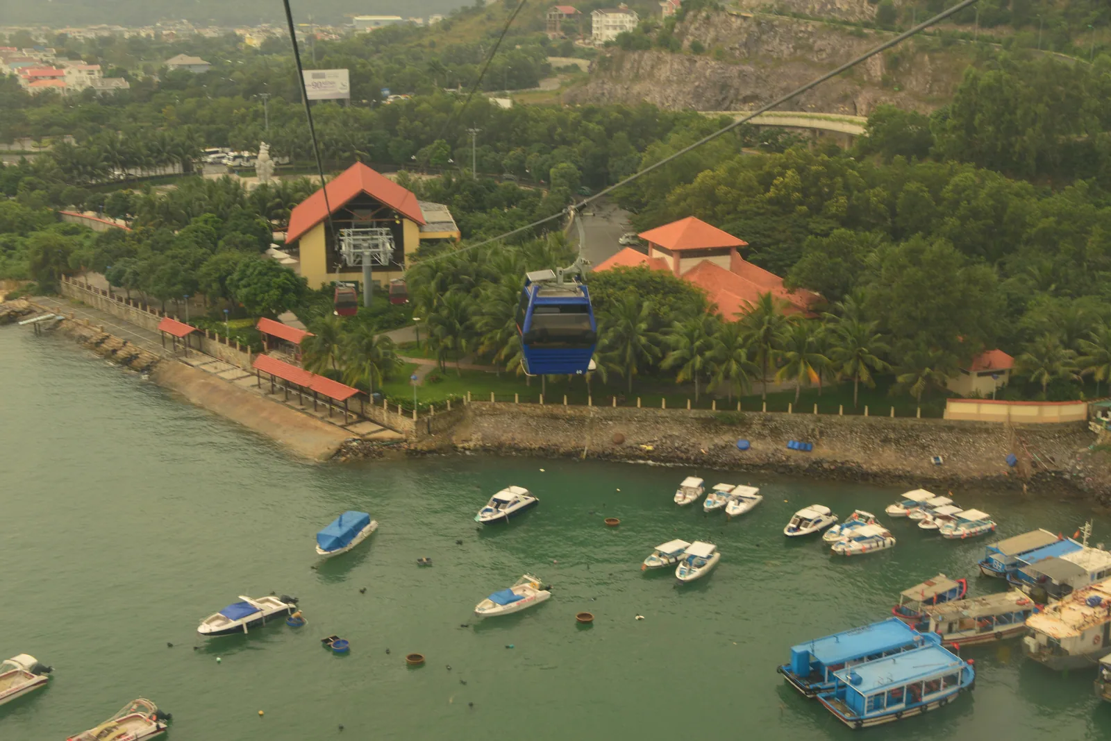 Vé VinWonders Nha Trang – vào cổng trọn ngày kèm cáp treo vượt biển — Nha Trang