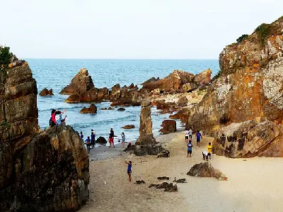 PHONG NHA CAVE - VUNG CHUA - YEN ISLAND - HOANH SON QUAN - DA NHAY BEACH TOUR (photo 5)