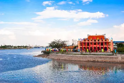 TOUR THAM QUAN DINH ĐỘC LẬP - MIẾU BÀ - BẢO TÀNG - NHÀ THỜ ĐỨC BÀ - BƯU ĐIỆN - BẾN NHÀ RỒNG (ảnh 5)