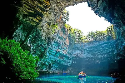 Tour Động Thiên Đường - Suối Nước Moọc 