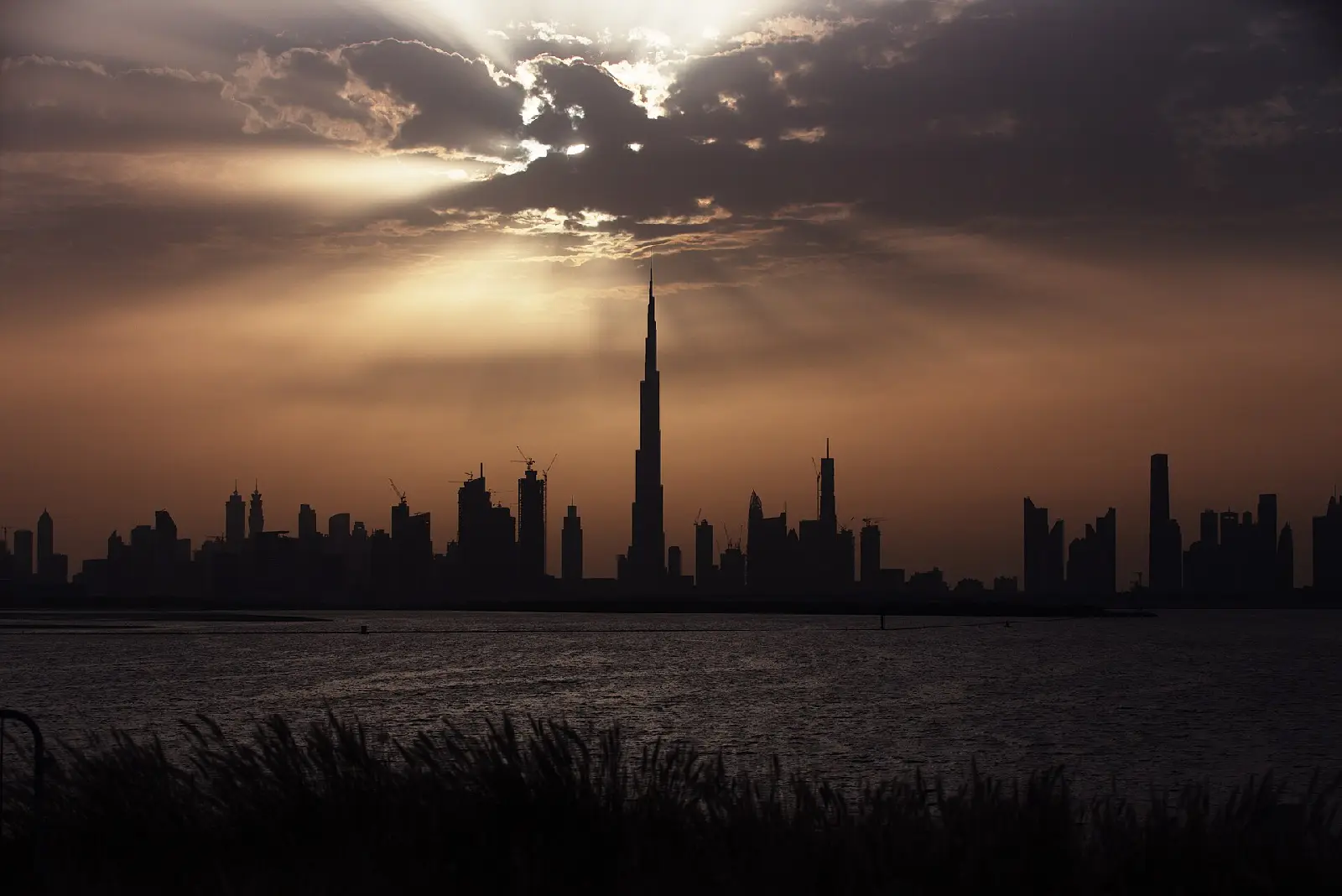 TOUR DUBAI – ABU DHABI 5 NGÀY 4 ĐÊM — UAE