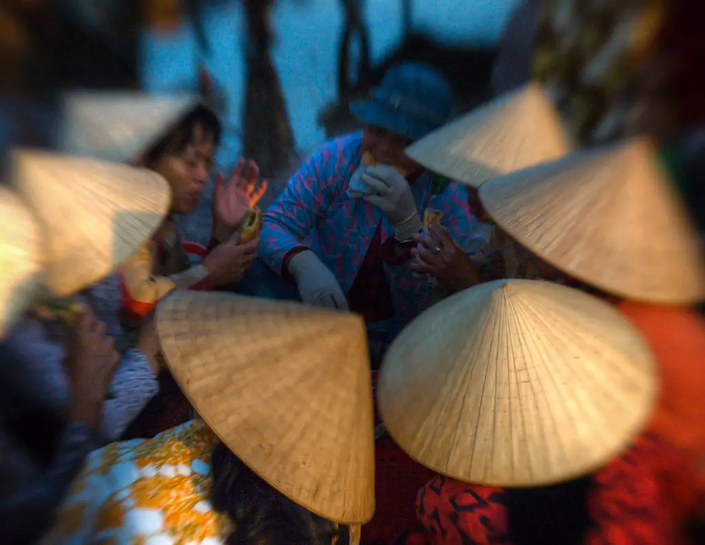 TOUR PHỤ NỮ VIỆT NAM: HÀ NỘI – SA PA – HẠ LONG – HỘI AN – HUẾ – TP.HCM 14 NGÀY 13 ĐÊM