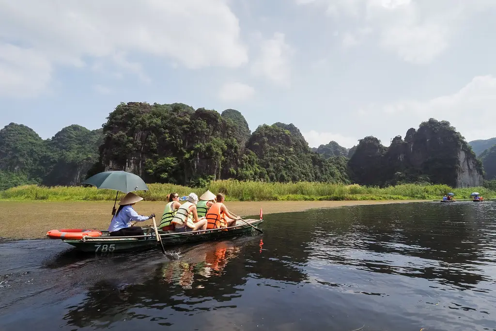 TOUR GIA ĐÌNH VIỆT NAM – CAMPUCHIA: HÀ NỘI – NINH BÌNH – HẠ LONG – HỘI AN – SIEM REAP 15 NGÀY 14 ĐÊM