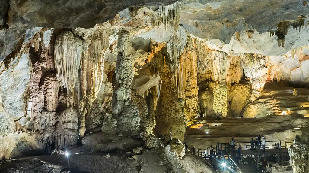 TOUR DI SẢN ĐÔNG DƯƠNG: SIEM REAP – LUANG PRABANG – HÀ NỘI – PHONG NHA – HUẾ – HỘI AN 15 NGÀY 14 ĐÊM