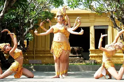 Tour Việt Nam 6 ngày: Huế – Đà Nẵng – Hội An – TP.HCM (ảnh 4)