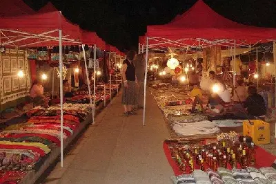 Tour Lào 4 ngày: Luang Prabang – Viêng Chăn (ảnh 3)