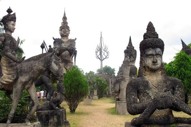 Tour Lào 7 ngày: Luang Prabang – Vang Vieng – Viêng Chăn