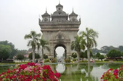 Tour Việt Nam – Lào 5 ngày: Viêng Chăn – Luang Prabang (2) (ảnh 3)