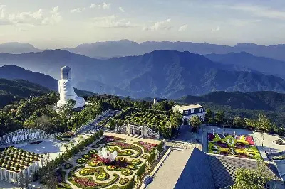Tour Việt Nam 5 ngày: Đà Nẵng – Huế – Quảng Bình (ảnh 2)