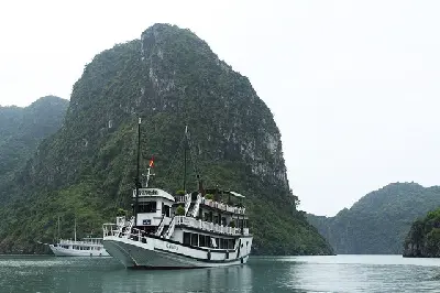 Du thuyền Việt Nam 3 ngày: vịnh Hạ Long – Hà Nội – tàu Caravella (ảnh 4)
