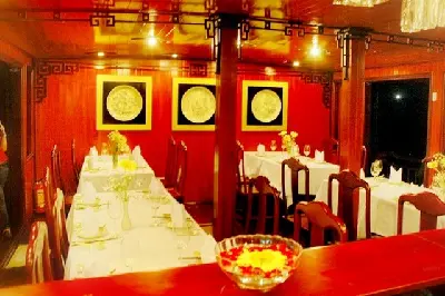 Du thuyền Việt Nam 3 ngày: vịnh Bái Tử Long – Hòn Gai – cảng Hòn Gai – Cặp La (ảnh 5)