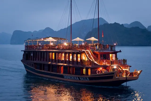 Du thuyền Việt Nam 3 ngày: vịnh Hạ Long – tàu Indochina Sails Junk