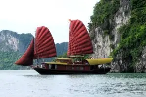 Du thuyền Việt Nam 3 ngày: vịnh Hạ Long – tàu Paradise