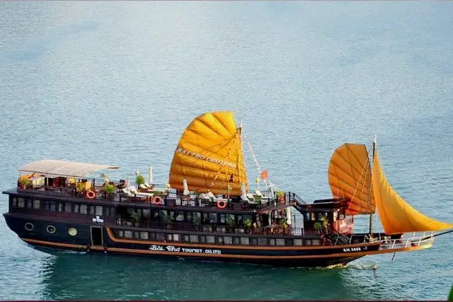 Cruise Vietnam 2 days: Hạ Long Bay