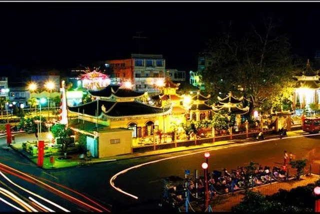 Tour Việt Nam – Campuchia 3 ngày: Phnom Penh – Châu Đốc – Cần Thơ – TP.HCM