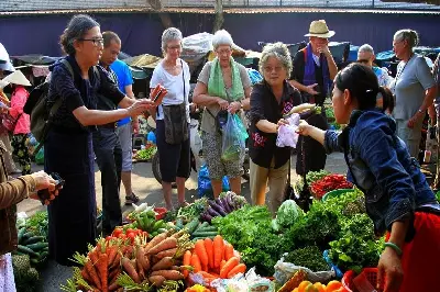 Tour lớp học nấu ăn & Huế nửa ngày (ảnh 3)