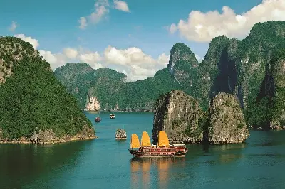 Tour Việt Nam 6 ngày: Hà Nội – Lào Cai – Sa Pa – vịnh Hạ Long (ảnh 3)