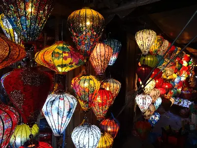 Trải nghiệm làm & vẽ đèn lồng Hội An (ảnh 2)
