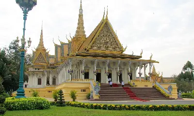 Tour trekking Việt Nam – Campuchia 19 ngày: Phnom Penh – Kep – Kratie – Siem Reap