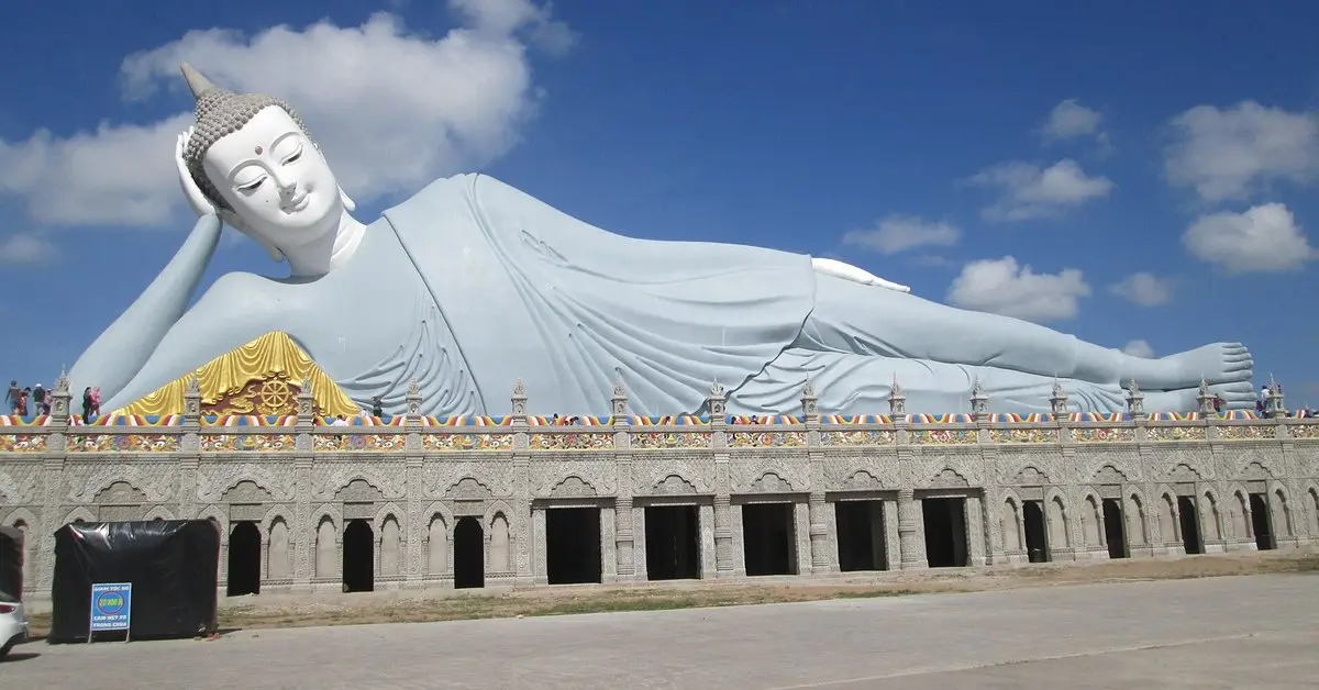 Small-Group Sóc Trăng – Bạc Liêu Day Trip from Cần Thơ: Som Rông Pagoda, Chùa Dơi and the Conical Hat Theatre — Sóc Trăng — Bạc Liêu, Vietnam