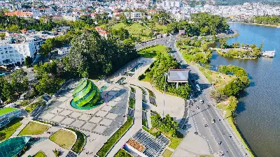 Khung cảnh Đà Lạt nhìn từ trên cao — hành trình tham quan 3 Dinh Bảo Đại