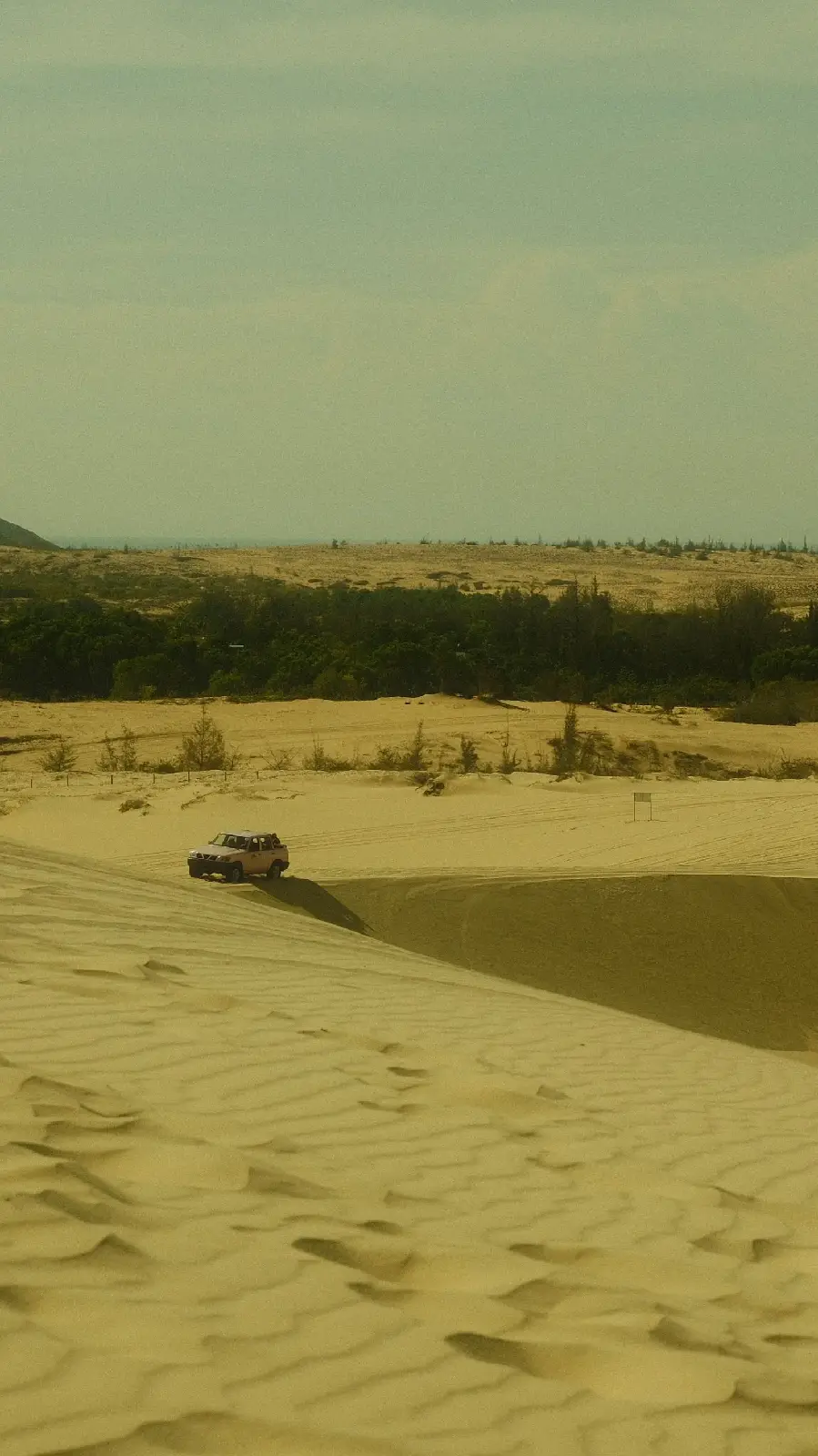 Trải nghiệm xe jeep vượt đồi cát Mũi Né – hoạt động được nhiều tour yêu thích