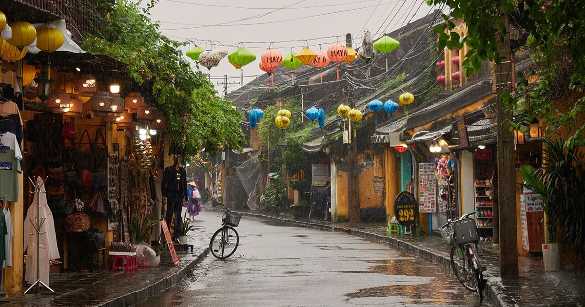 Hội An Ancient Town, starting point for the bus route to Huế